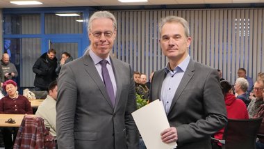 Neuer stellvertretender Schulleiter am BKB Übergabe Urkunde