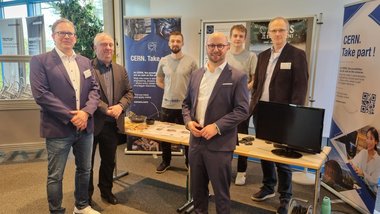 Fachschultag zeigt technische Innovation und pädagogische Vielfalt Gruppenbild Projekt CERN