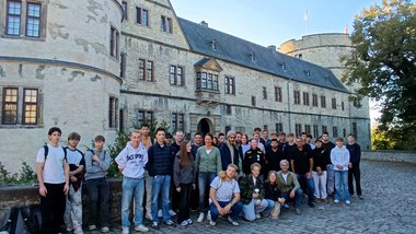 Klasse vor der Wewelsburg